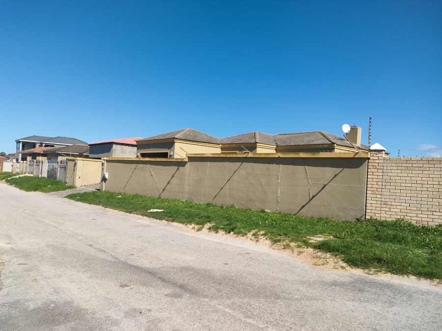 Bedroom Property for Sale in Bluewater Bay Eastern Cape